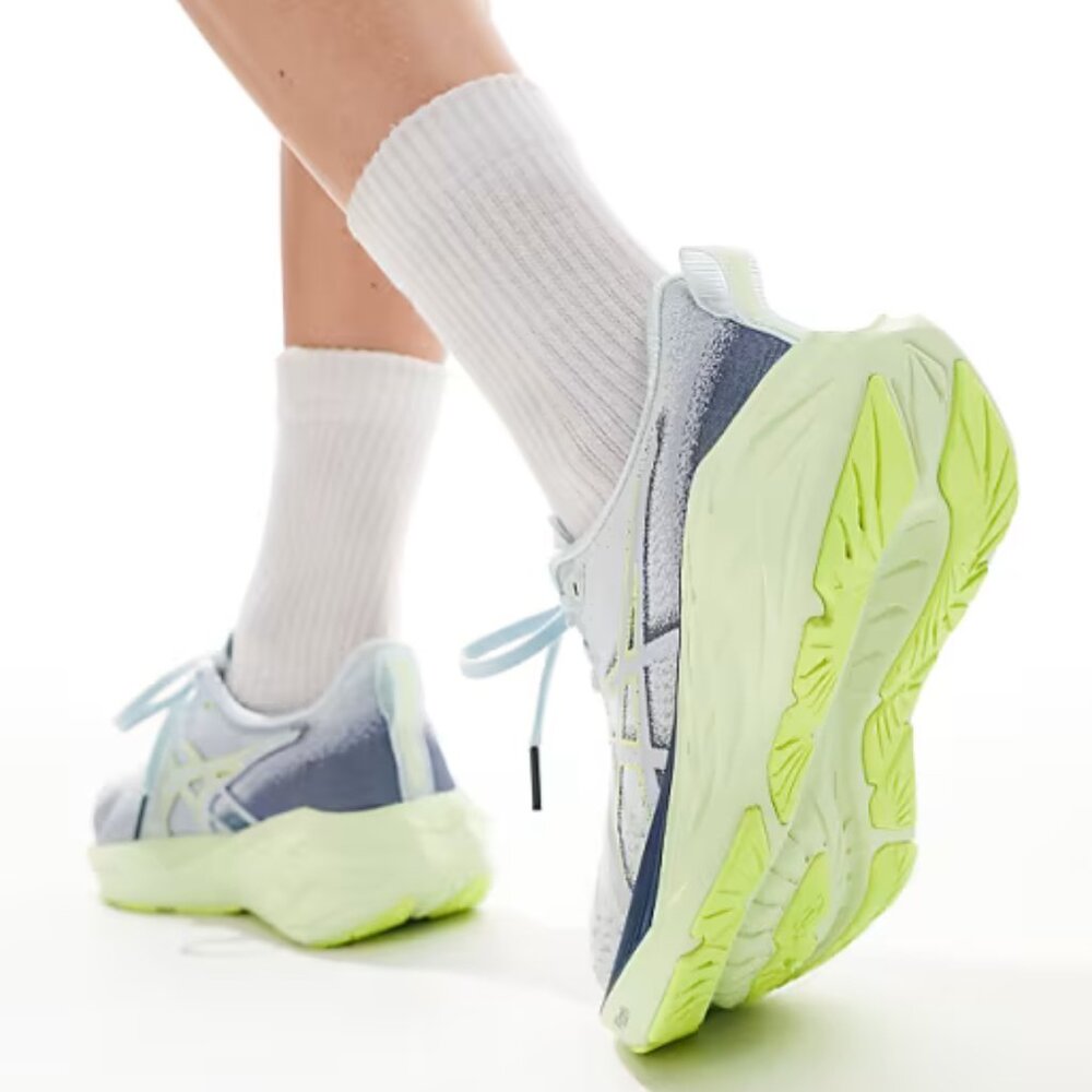 ASICS Women's NOVABLAST 4 TR Running Shoes - Picture 4 of 5
